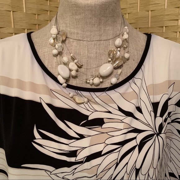 Stripe & Floral top - Picture 2 of 5